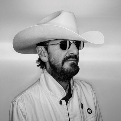 Ringo Starr（リンゴ・スター）『ルック・アップ』T・ボーン・バーネットがプロデュースと楽曲の共同作曲を担当したカントリー・アルバム