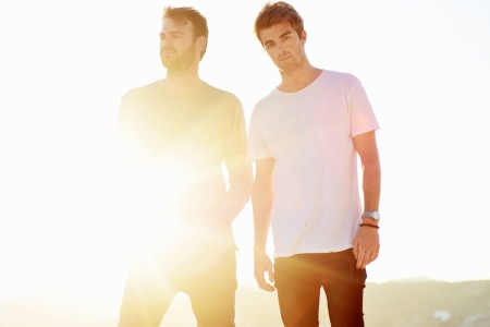 今世紀最大デュオ〉ザ・チェインスモーカーズ (The Chainsmokers)、初フル・アルバム『メモリーズ...ドゥー・ノット・オープン』 -  TOWER RECORDS ONLINE