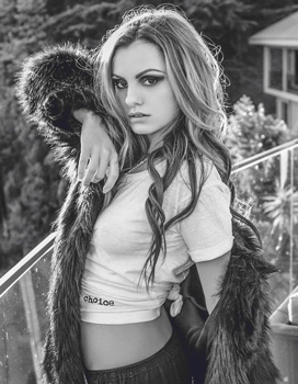 アレクサンドラ スタン Alexandra Stan 初のベスト アルバムをリリース Dvd付きオンライン限定10 オフ Tower Records Online