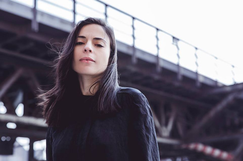 Maayan Nidam(マーヤン・ニダム)