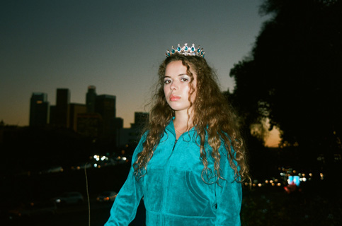 Nilüfer Yanya（ニルファー・ヤンヤ）