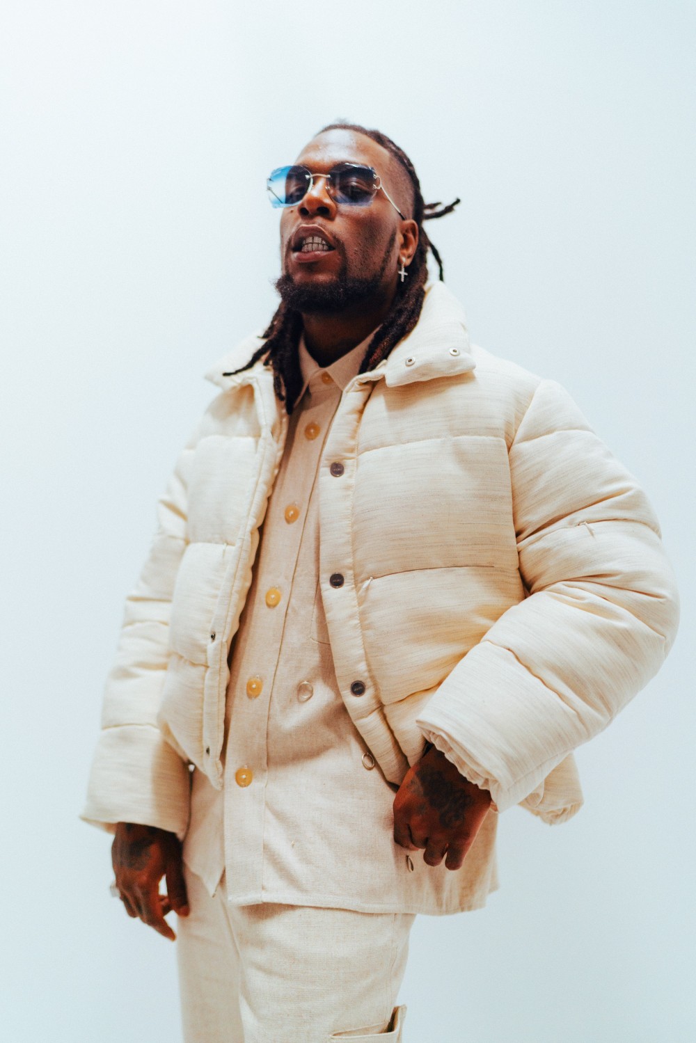 Burna Boy（バーナ・ボーイ）｜アフリカン・ポップ新世代のスーパースターの最新アルバム『TWICE AS TALL』！コールドプレイのクリス・マーティン、ストームジー、ユッスー・ンドゥールら参加  - TOWER RECORDS ONLINE