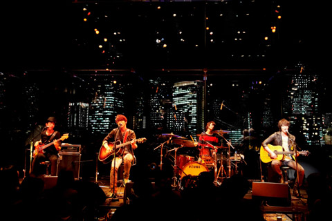 CNBLUE、プレミアム・ライヴ「MTV Unplugged」がDVD化 - TOWER RECORDS ...