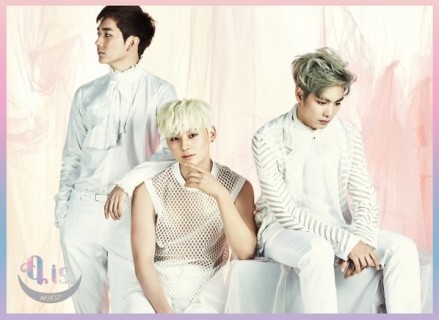 NU'EST、韓国4枚目となるミニ・アルバム『Q is』 - TOWER RECORDS ONLINE