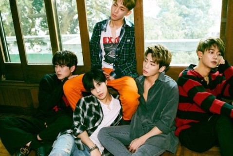 SHINee、韓国5集リパッケージ・アルバム『1 And 1』 - TOWER RECORDS 