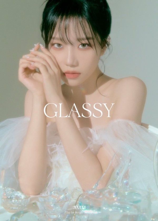 チョ・ユリ｜ファーストシングル『GLASSY』