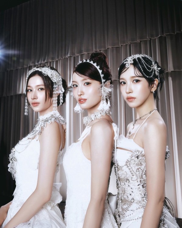 MISAMO JAPAN 1st ALBUM 『PLAY』