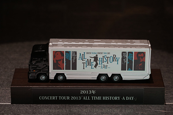 EIKICHI YAZAWA CONCERT TOUR 2013「ALL TIME HISTORY -A DAY-」トランポ