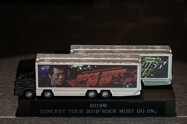 EIKICHI YAZAWA CONCERT TOUR 2019「ROCK MUST GO ON」トランポ